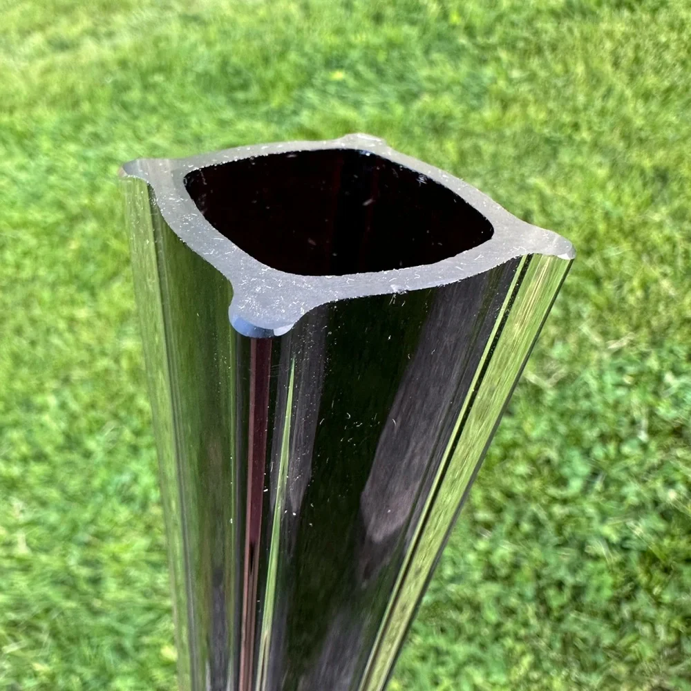 AAC - American Asian Commerce handblown glass vase